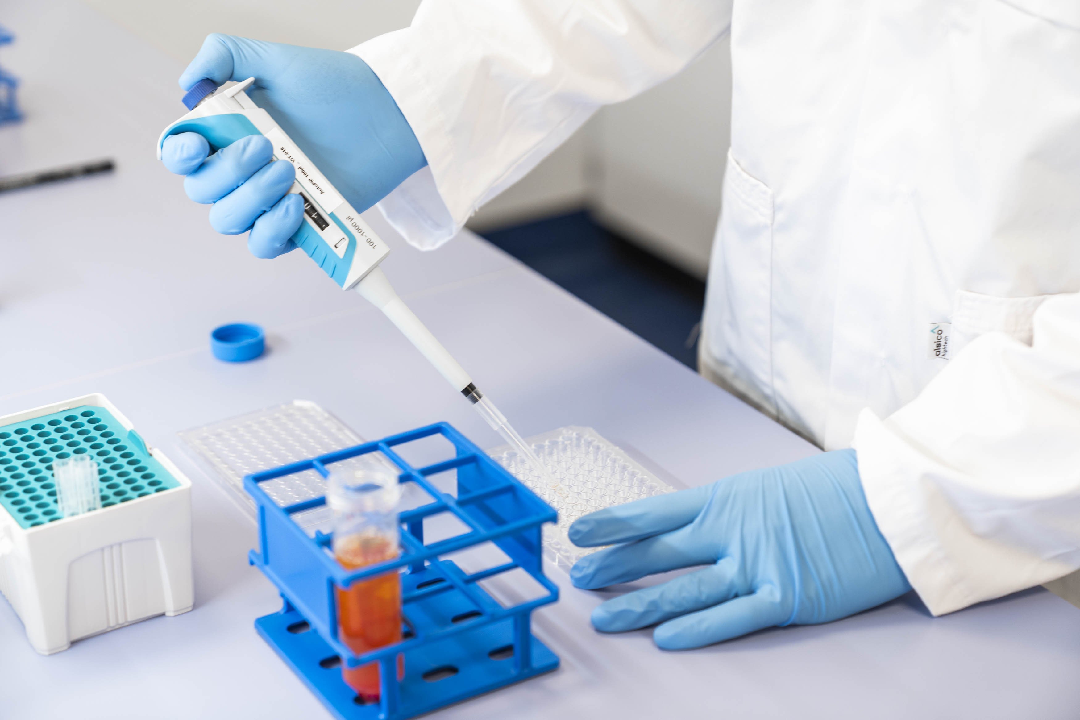 QC opleidingen voor de Life Sciences | ViTalent Ontdek hoe ViTalent QC-talent versterkt met praktijkgerichte QC-opleidingen, GMP-trainingen, masterclasses en trajecten voor studenten én professionals.